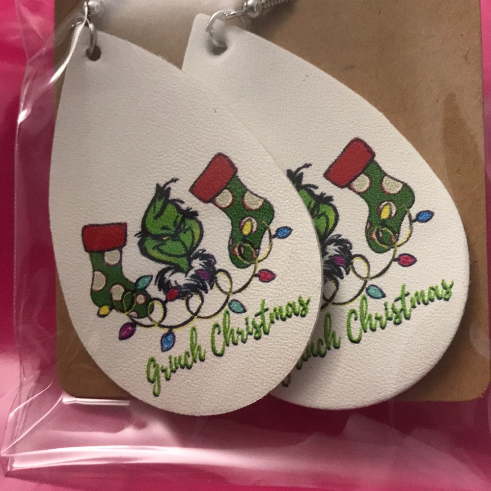 NEW Grinch earrings Christmas GRINCH CHRISTMAS EARRINGS NEW